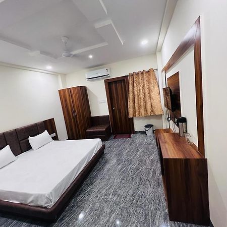 Hotel Anand Ujjain Eksteriør billede