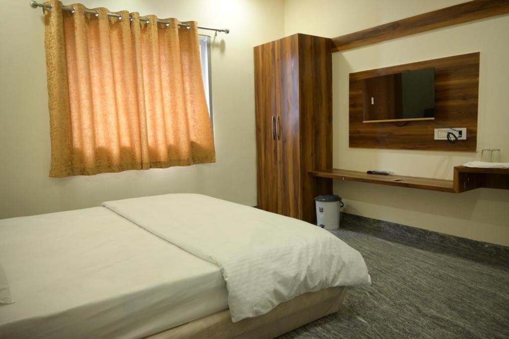 Hotel Anand Ujjain Eksteriør billede